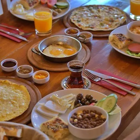 منتجع Eden And *