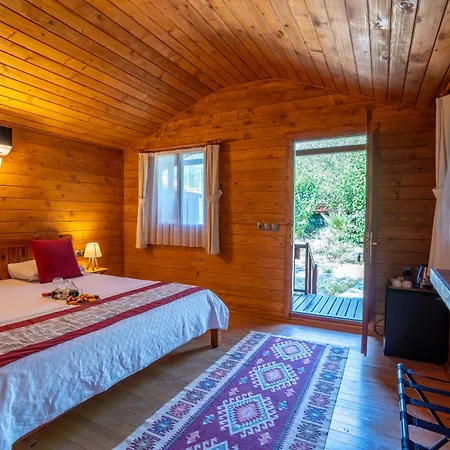 Eden And منتجع *