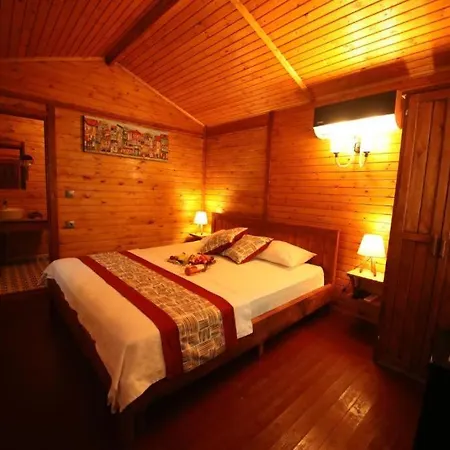 Resort Eden Bungalows&beach